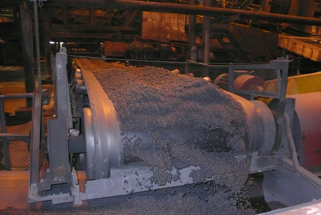Iron and steel conveyor raw iron production conveyor