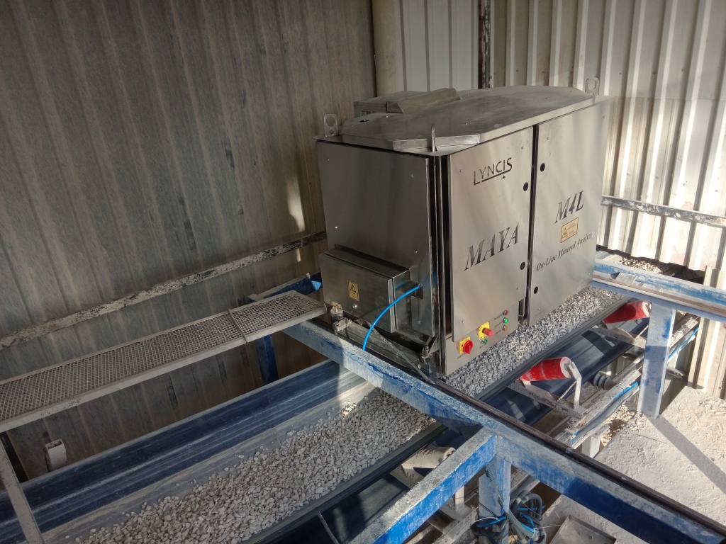 Online analyzer r online elemental analyzer over conveyor belt in ore processing mine